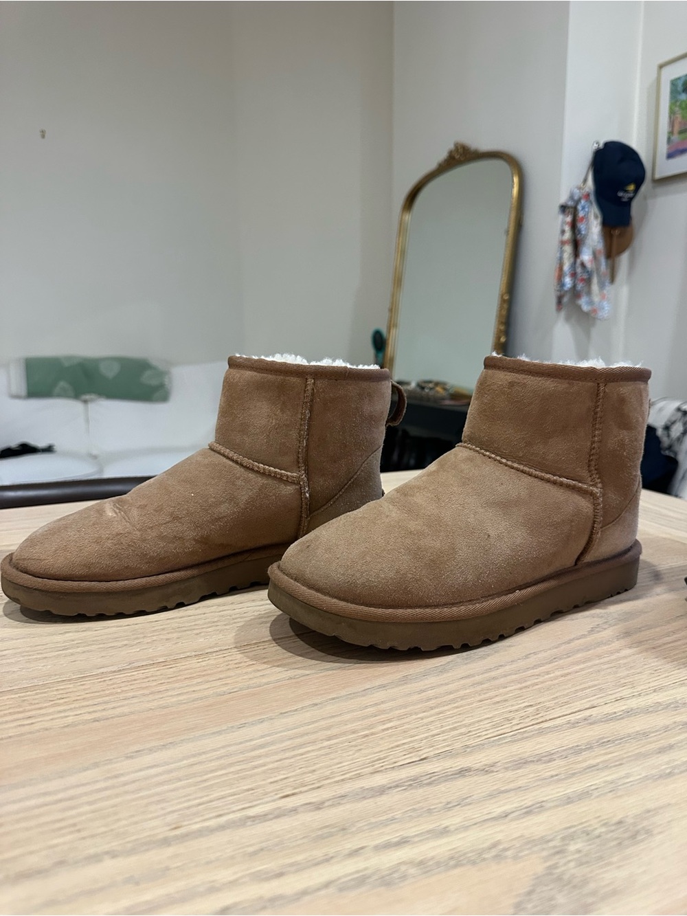 Short Chesnut Uggs, lightly worn